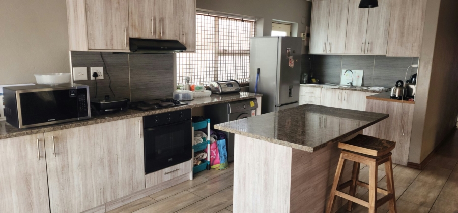 To Let 3 Bedroom Property for Rent in Bay View Western Cape